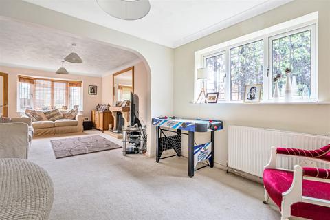 1 Critchmere Lane, Haslemere, GU27 1PE