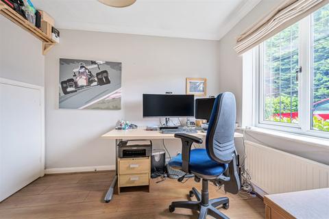 1 Critchmere Lane, Haslemere, GU27 1PE