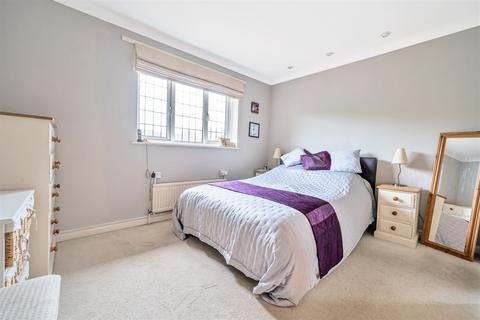 1 Critchmere Lane, Haslemere, GU27 1PE