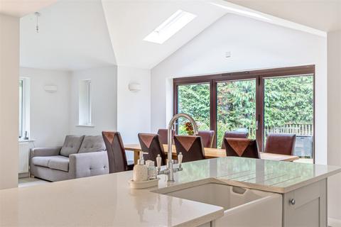 1 Critchmere Lane, Haslemere, GU27 1PE