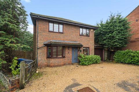 1 Critchmere Lane, Haslemere, GU27 1PE