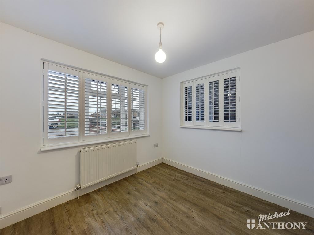 Douglas Road, Aylesbury 1 bed flat £880 pcm (£203 pw)