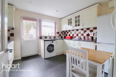 32 Barrowby Gate, Swindon, SN3 4UH