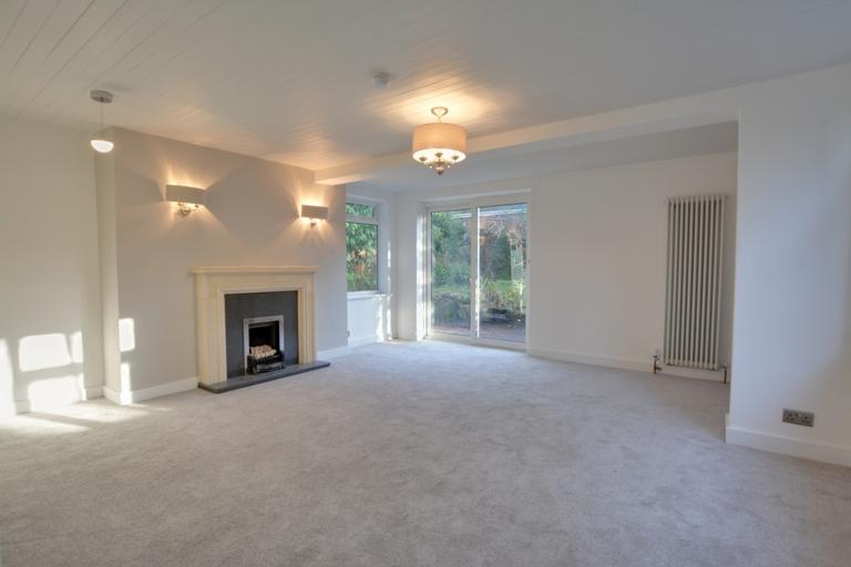 Grattons Drive, Pound Hill, RH10 5 bed detached house for sale £675,000
