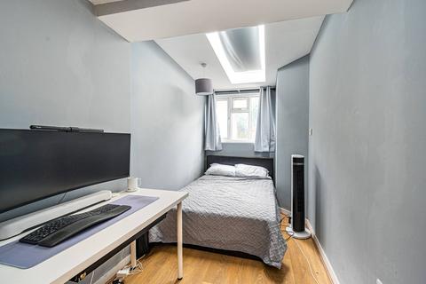 3 bedroom flat for sale - Blackstock Road, Finsbury Park, London, N4