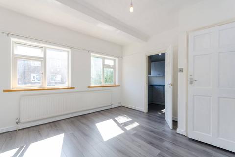 119a Chiltern Drive, Surbiton, KT5 8LS