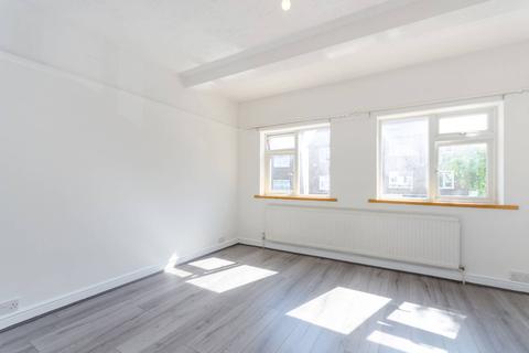 119a Chiltern Drive, Surbiton, KT5 8LS
