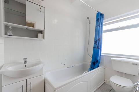119a Chiltern Drive, Surbiton, KT5 8LS