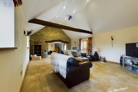 4 bedroom barn conversion to rent, Orchard Barn, Ford