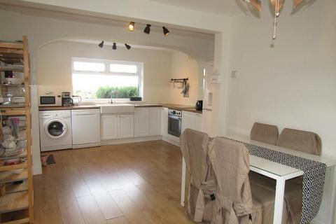 16 Blake Avenue, Whickham, Newcastle Upon Tyne, NE16 4BZ