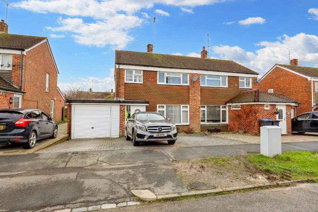 Potters Lane, Burgess Hill, RH15 3 bed semidetached house £430,000