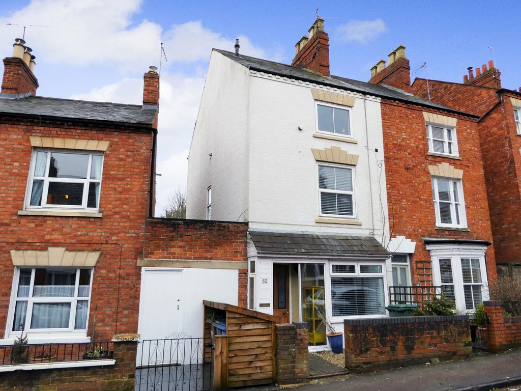 Queens Road, Banbury 4 bed townhouse £375,000