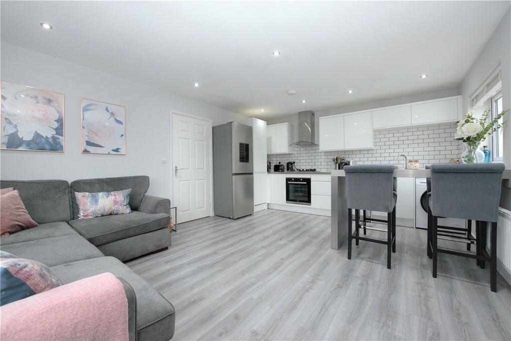 Melrose Close, Maidstone, ME15 2 bed flat £1,195 pcm (£276 pw)