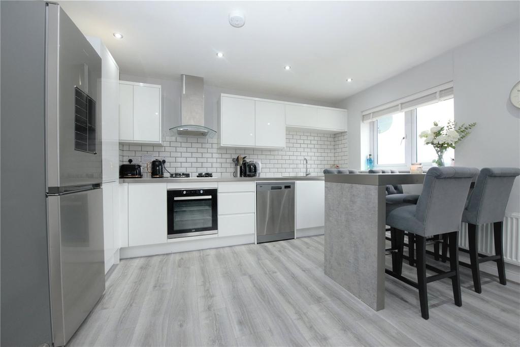Melrose Close, Maidstone, ME15 2 bed flat £1,195 pcm (£276 pw)