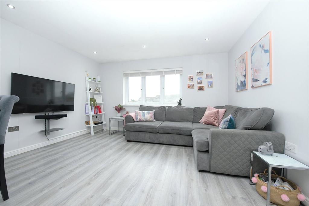 Melrose Close, Maidstone, ME15 2 bed flat £1,195 pcm (£276 pw)