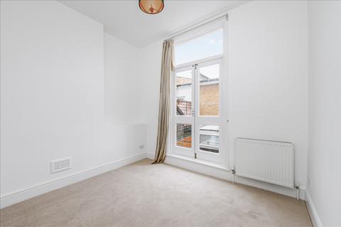 3 bedroom property to rent, Shepherd's Bush W12 W12