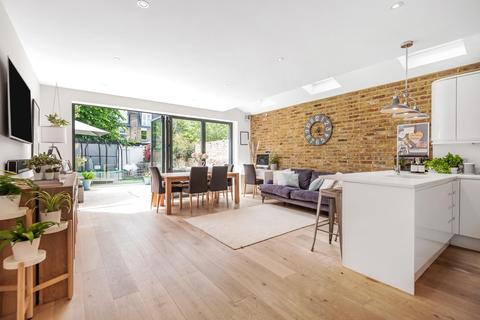 33 Richmond Avenue, London, SW20 8LA