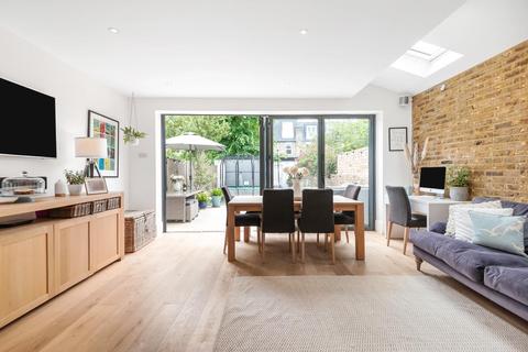 33 Richmond Avenue, London, SW20 8LA