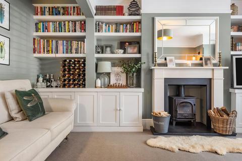 33 Richmond Avenue, London, SW20 8LA