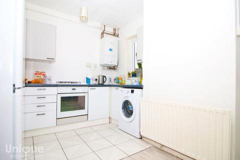 15 Avon Green, Fleetwood, FY7 7JE