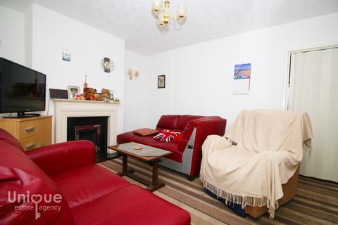 15 Avon Green, Fleetwood, FY7 7JE