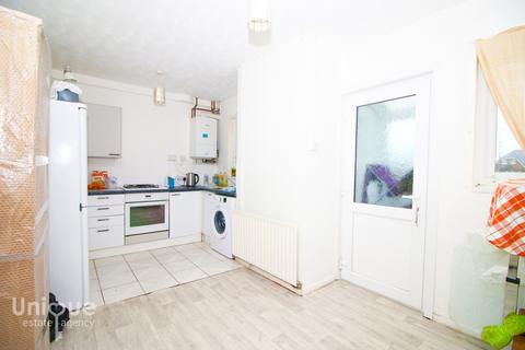 15 Avon Green, Fleetwood, FY7 7JE