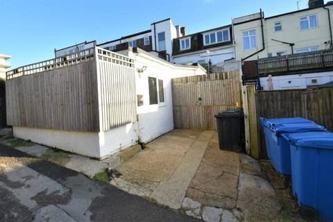 1 bedroom bungalow to rent, Longridge Avenue, Saltdean BN2