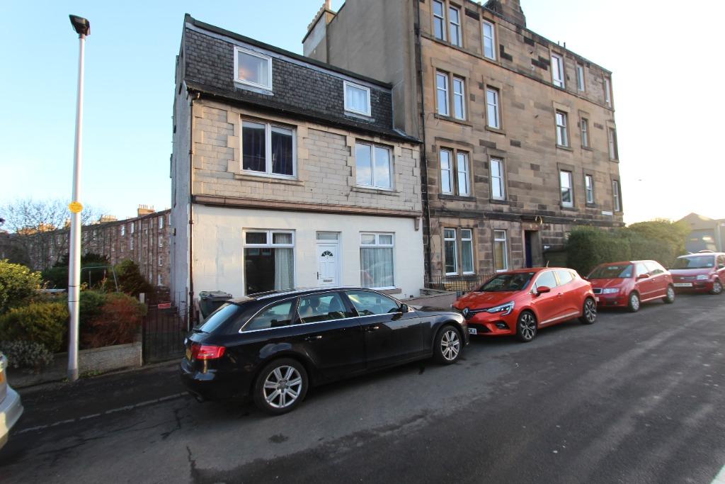 Roseburn Avenue, Roseburn, Edinburgh, EH12 3 bed flat £1,500 pcm (£