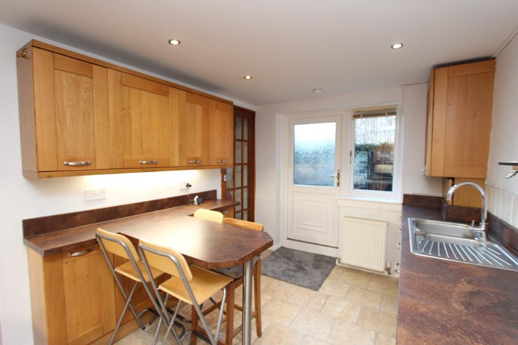 Roseburn Avenue, Roseburn, Edinburgh, EH12 3 bed flat £1,500 pcm (£