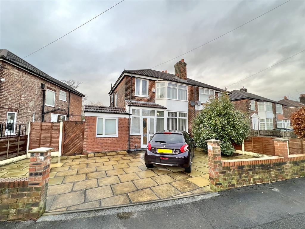 Somers Road Reddish Stockport Sk5 3 Bed Semi Detached House £265 000