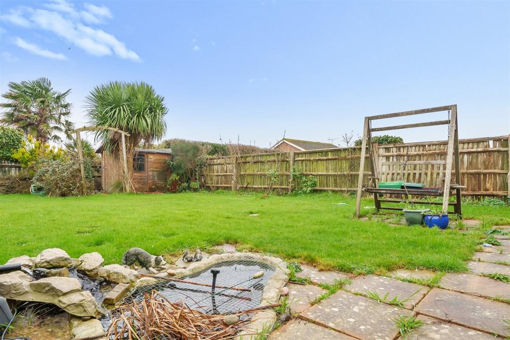 Manor Lane, Selsey, PO20 1 bed bungalow £230,000