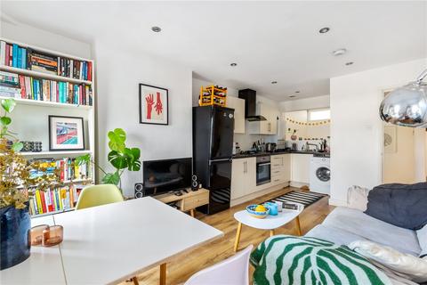 Flat D, 56 Kenninghall Road, London, E5 8BY
