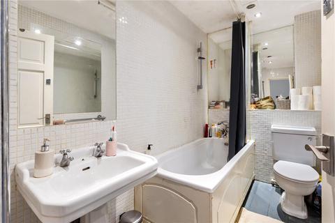 Flat D, 56 Kenninghall Road, London, E5 8BY