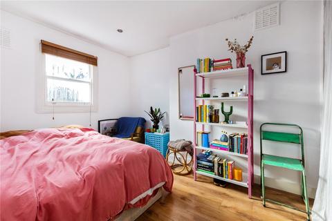 Flat D, 56 Kenninghall Road, London, E5 8BY