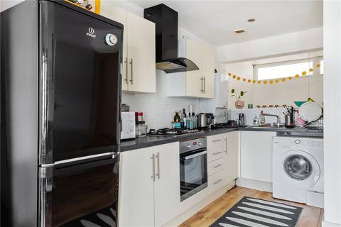 Flat D, 56 Kenninghall Road, London, E5 8BY