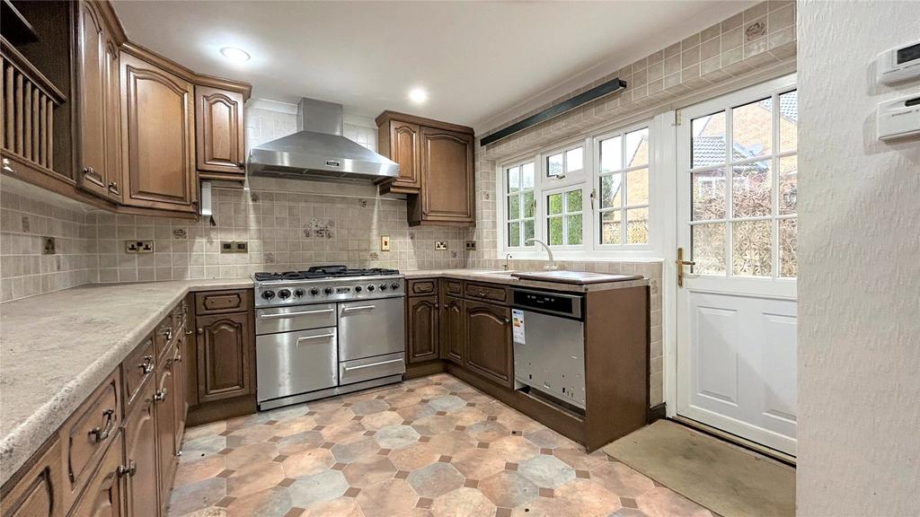 Frobisher, Bracknell, Berkshire, RG12 4 bed end of terrace house £525,000