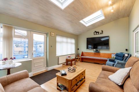130 Bawtry Road, Harworth, Doncaster, DN11 8NS
