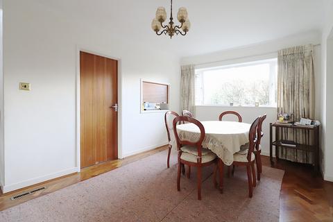 10 Plaxtol Close, Bromley, BR1 3AU