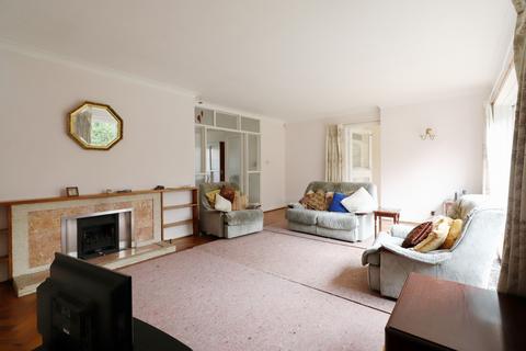 10 Plaxtol Close, Bromley, BR1 3AU