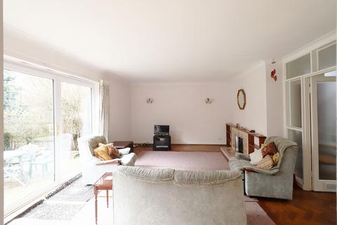 10 Plaxtol Close, Bromley, BR1 3AU