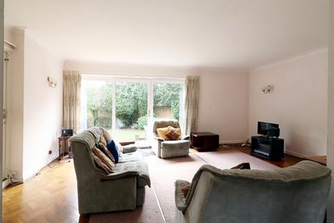 10 Plaxtol Close, Bromley, BR1 3AU