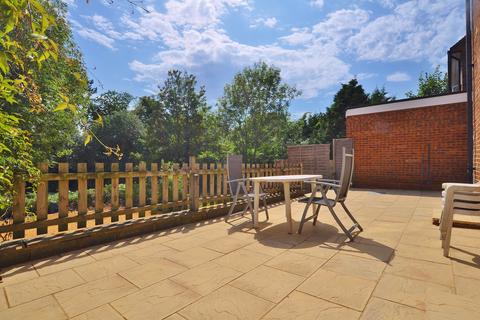 4 bedroom semi-detached house to rent, Southway, Guildford, Surrey, GU2