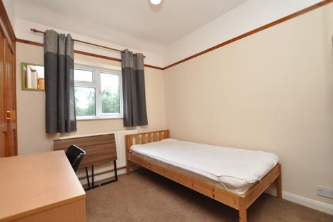 4 bedroom semi-detached house to rent, Southway, Guildford, Surrey, GU2