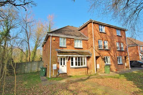 4 bedroom semi-detached house to rent, St Marys Way, Guildford, Surrey, GU2