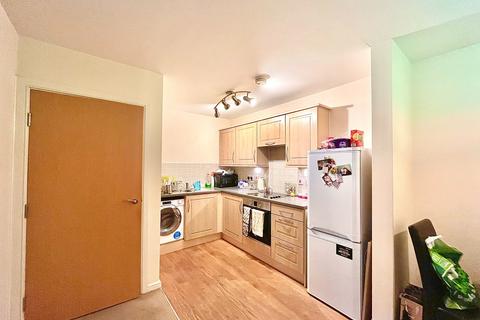2 bedroom flat to rent, Astley Brook Close, Bolton, BL1