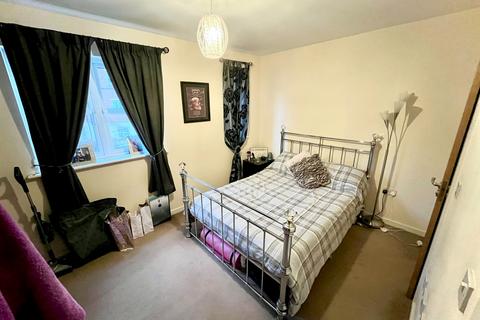2 bedroom flat to rent, Astley Brook Close, Bolton, BL1