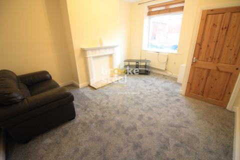 2 bedroom terraced house to rent, Burnley Lane, Chadderton