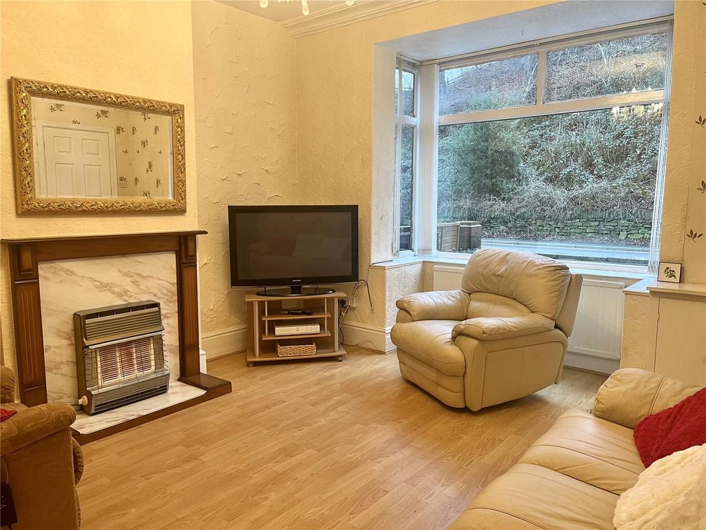 Milnrow Road, Shaw, Oldham, Greater Manchester, OL2 3 bed semidetached
