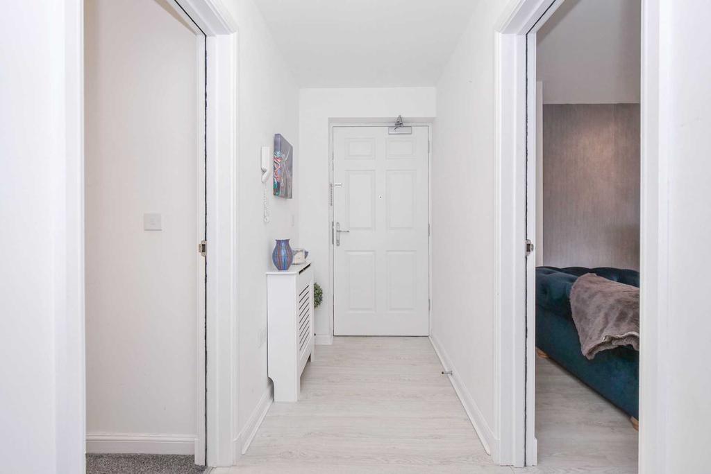 Fingal Avenue, Renfrew 2 bed apartment £159,950