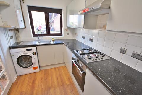 2 bedroom end of terrace house to rent, Priestly Gardens, Woking, Surrey, GU22